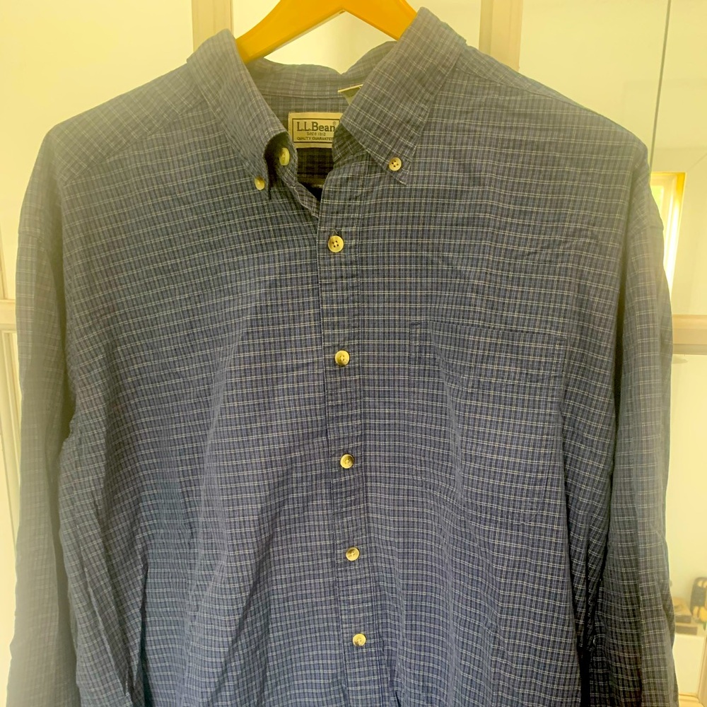 4/$20 L.L. Bean men’s button down shirt with pockets A1